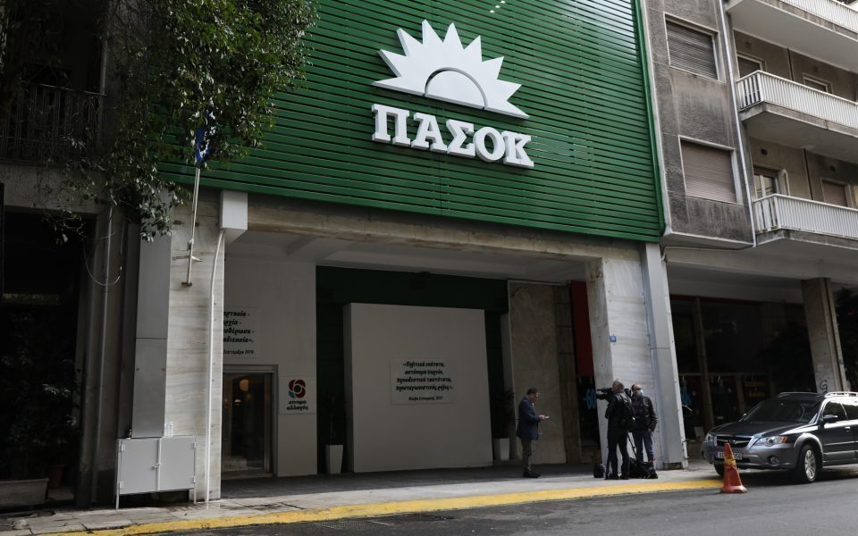 ανδρουλάκης-αιχμές-σε-μητσοτάκη-και-τ-562364875