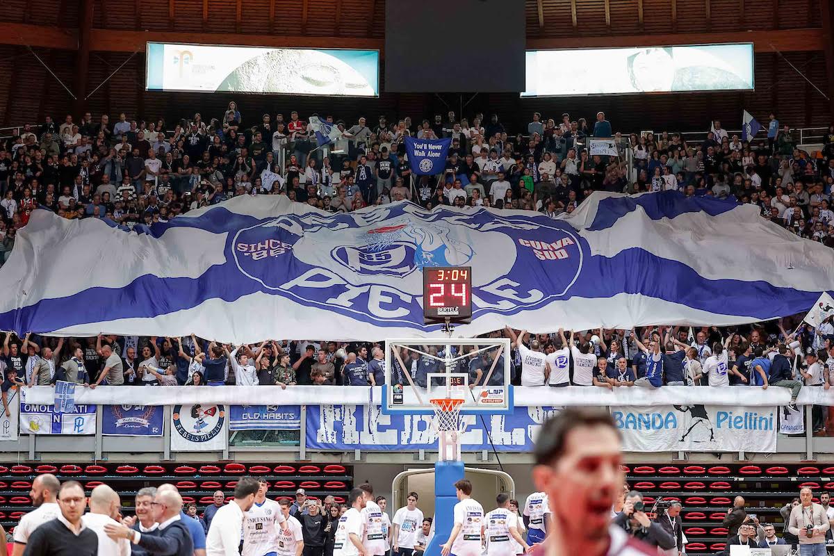 Ιταλία: Οκτώ χιλιάδες φίλαθλοι σε αγώνα Γ’ Εθνικής μπάσκετ-2