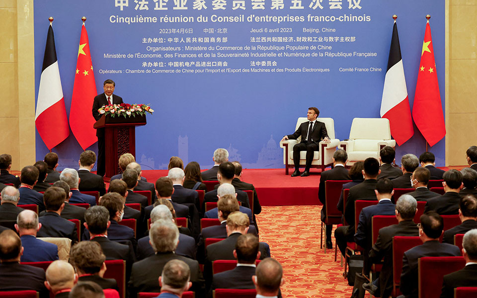 Κίνα: Η στόχευση Μακρόν και η υπόσχεση του Σι-1