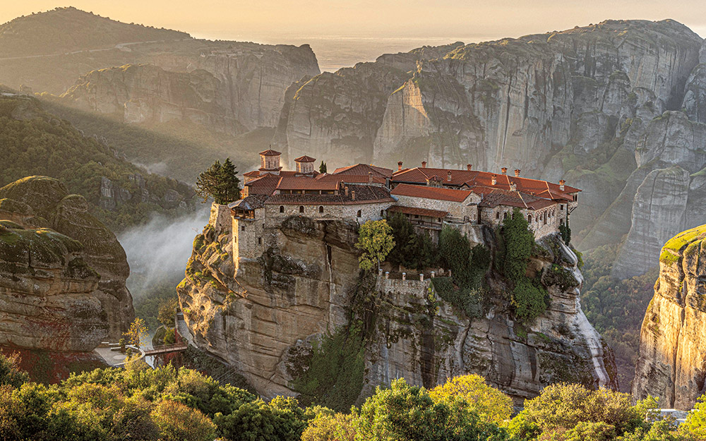 πάσχα-στα-μετέωρα-κατανυκτική-ατμόσφ-562356847