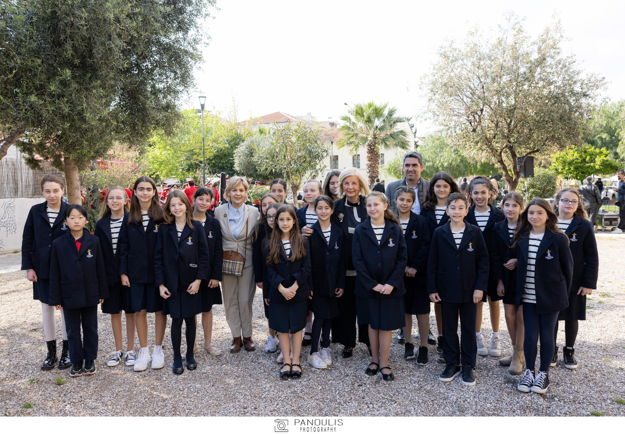 Σε κλίμα συγκίνησης τα αποκαλυπτήρια της προτομής του Αντώνη Σαμαράκη-1