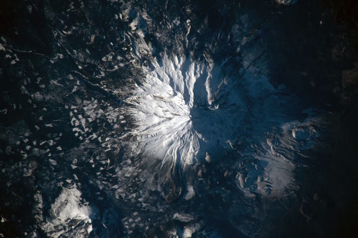 Ροζ σύννεφα, αμμόλοφοι, Νότιο Σέλας: Η Γη μέσα από τον φακό των αστροναυτών-13