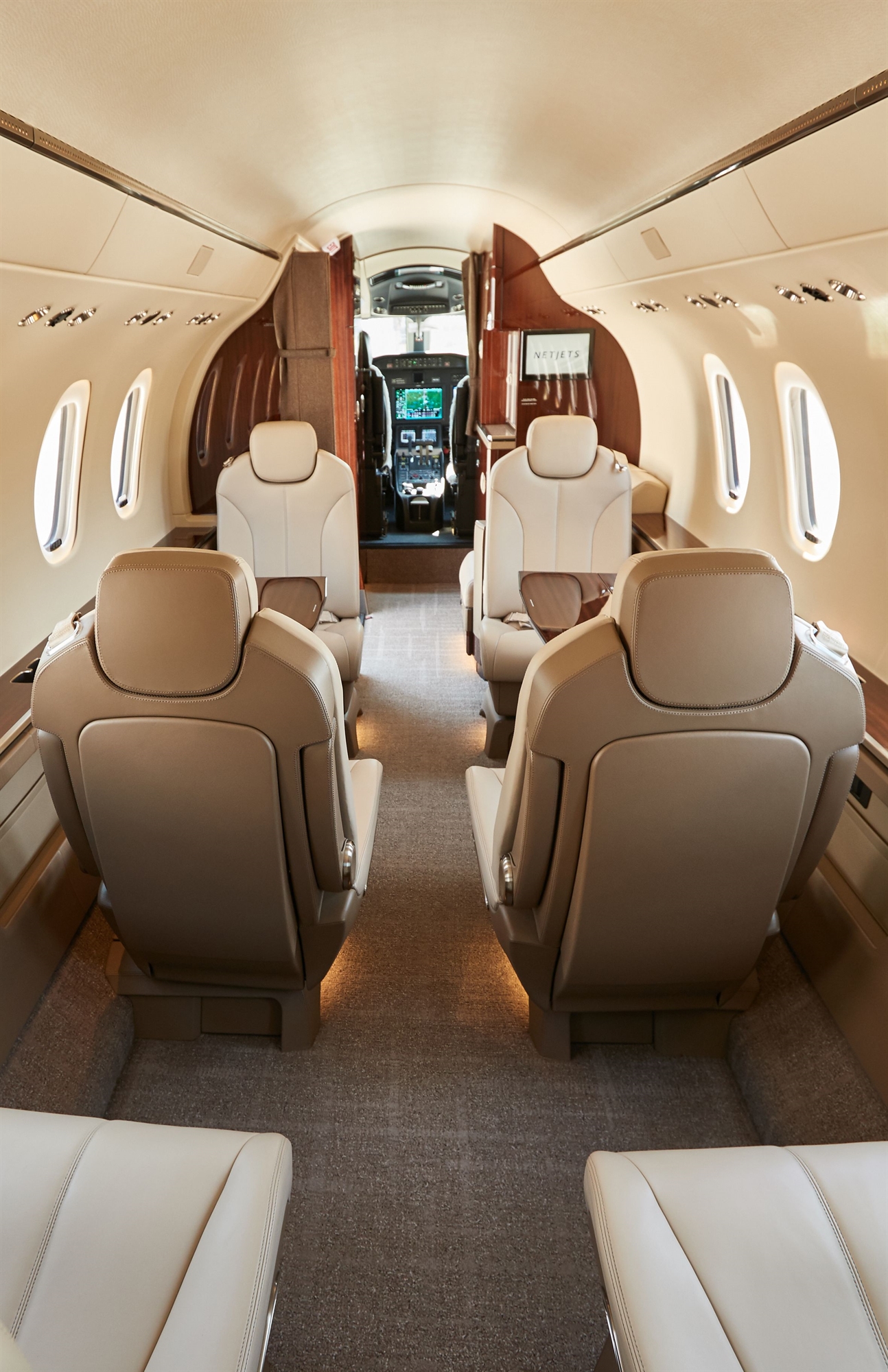 Συνωστισμός ιδιωτικών τζετ στους αιθέρες-1