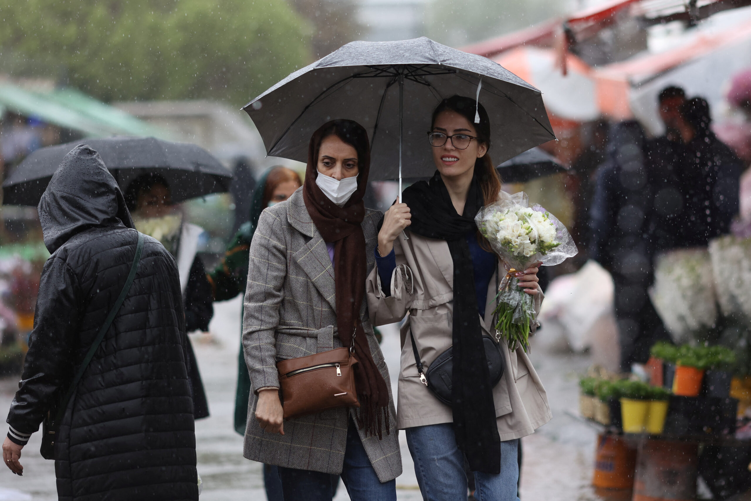ιράν-διώξεις-χωρίς-έλεος-στις-γυναί-562351918