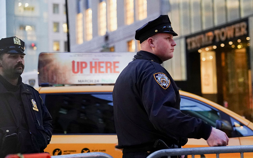 ηπα-έψαχνε-τα-αδέλφια-του-σε-λάθος-διεύ-562376170