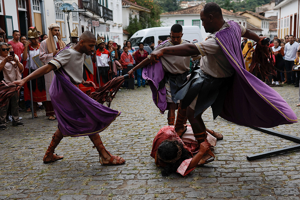 Μεγάλη Παρασκευή για τους καθολικούς-6
