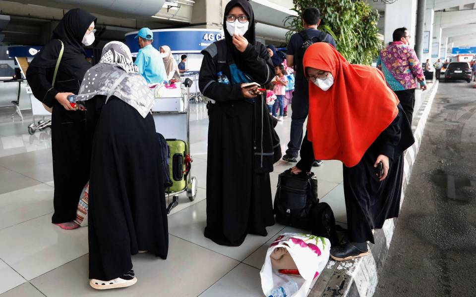 ινδονησία-ασφαλής-άφιξη-δεύτερης-ομά-562396093