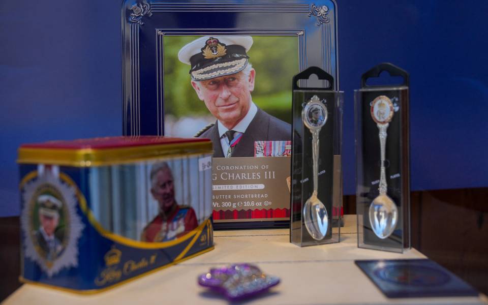 στέψη-καρόλου-πυρετώδεις-οι-προετοιμ-562396126