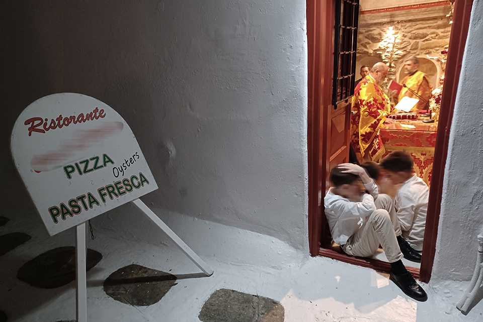 μύκονος-πάσχα-στη-σκιά-των-αυθαιρεσιώ-562376479