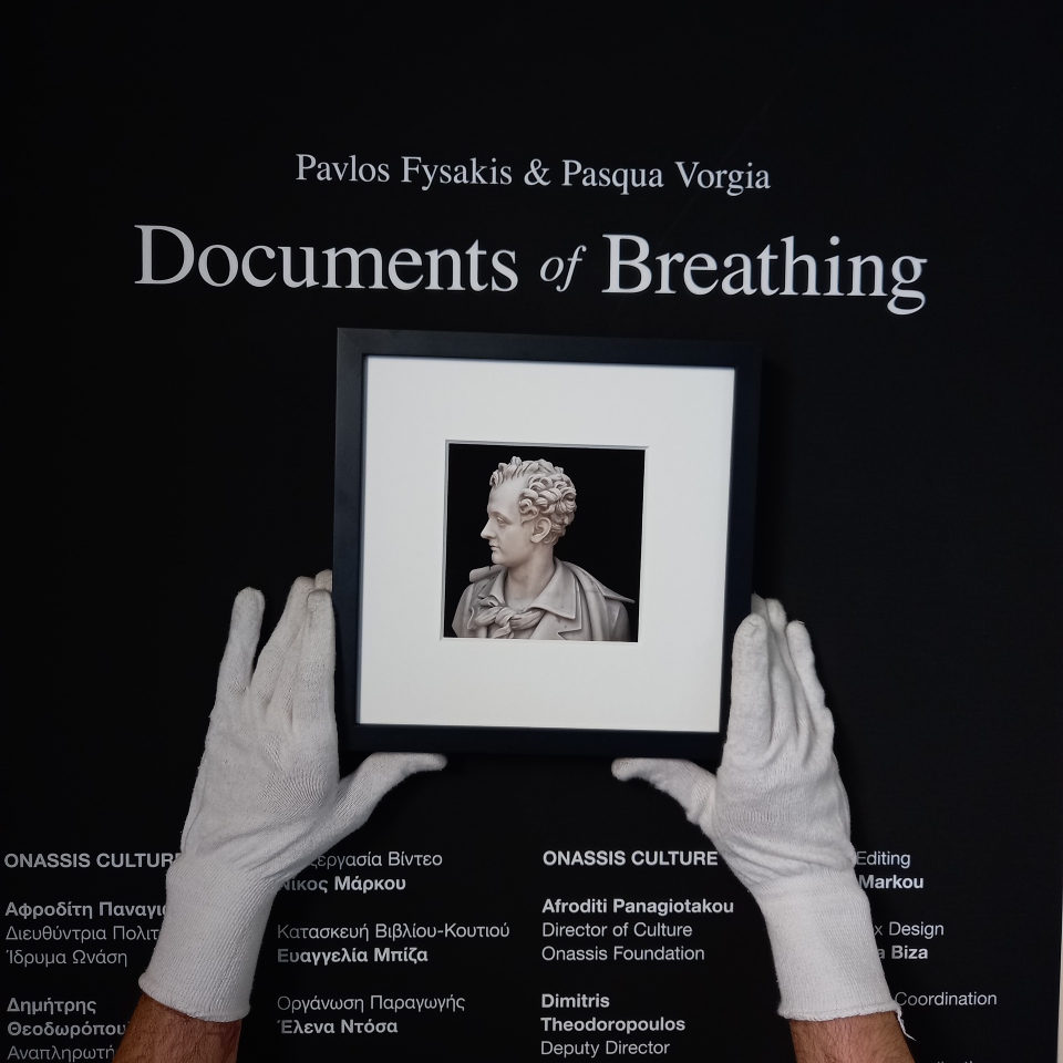 Τι γίνεται αν ανακατέψεις οικογενειακές φωτογραφίες με τον Βάλτερ Μπένγιαμιν;-7