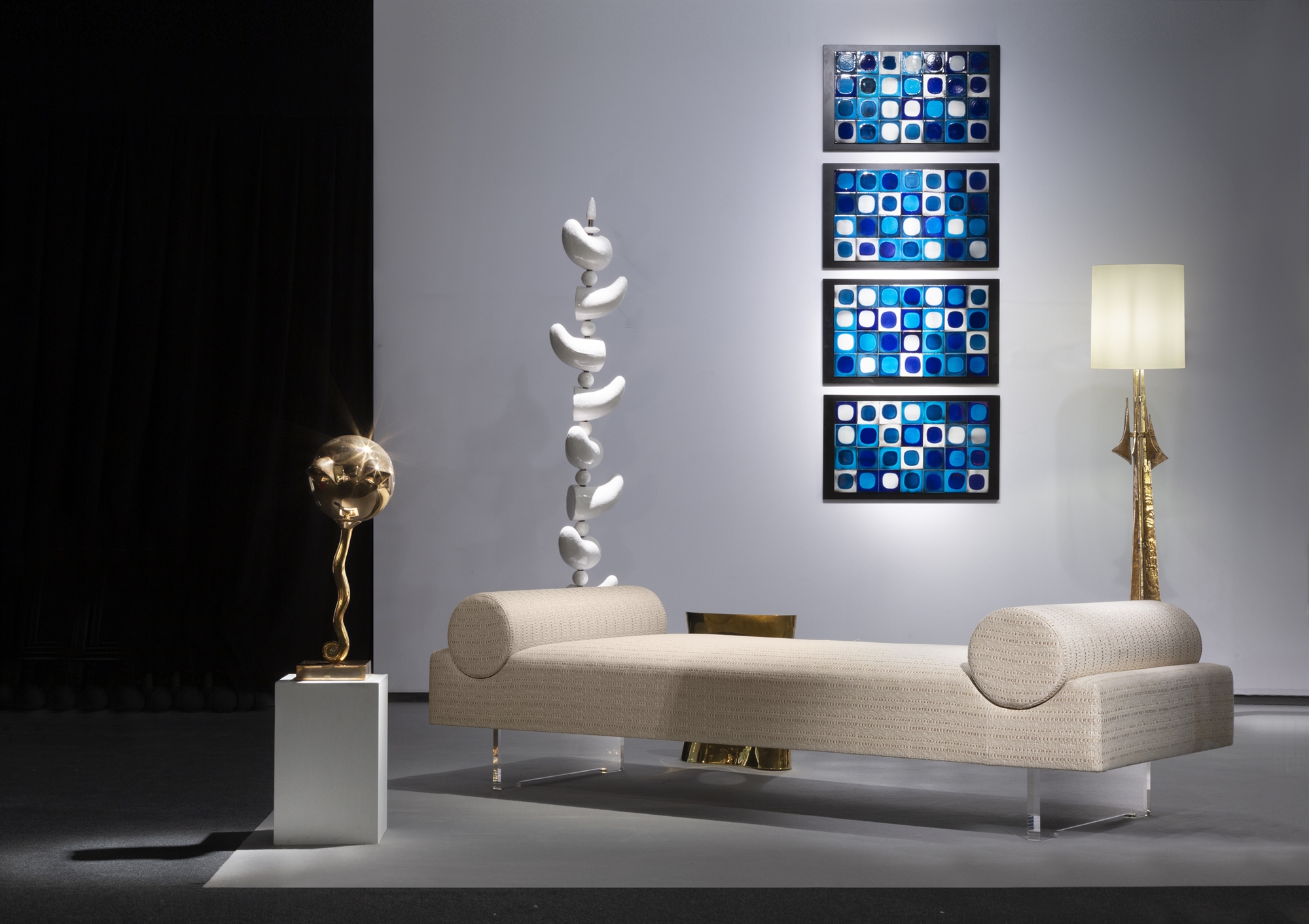 ενα-μπλε-ελληνικό-εικαστικό-σύμπαν-562384339