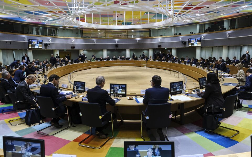 ανάγκη-ρεαλιστικών-δημοσιονομικών-κ-562356787