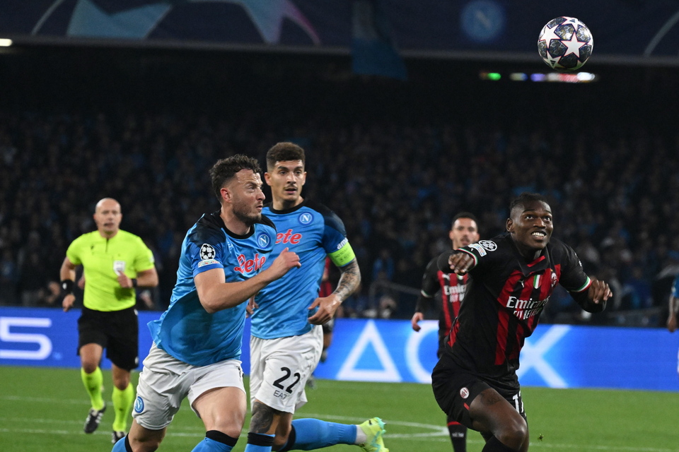 ράφαελ-λεάο-η-χαμογελαστή-κούρσα-αλ-562380160