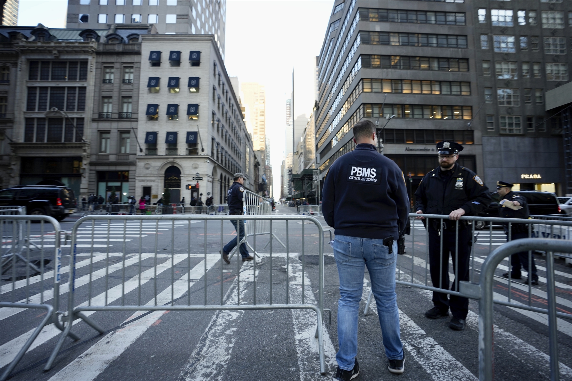 Η Νέα Υόρκη περιμένει τον τυφώνα Τραμπ – Ενώπιον της Δικαιοσύνης σήμερα ο τέως πρόεδρος των ΗΠΑ-1