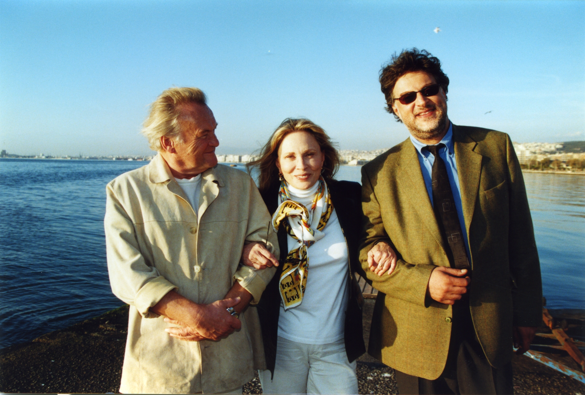 μισέλ-δημόπουλος-ενας-πολίτης-του-σιν-562381261