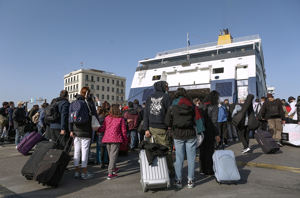 κορυφώνεται-η-έξοδος-των-εκδρομέων-το-562370986