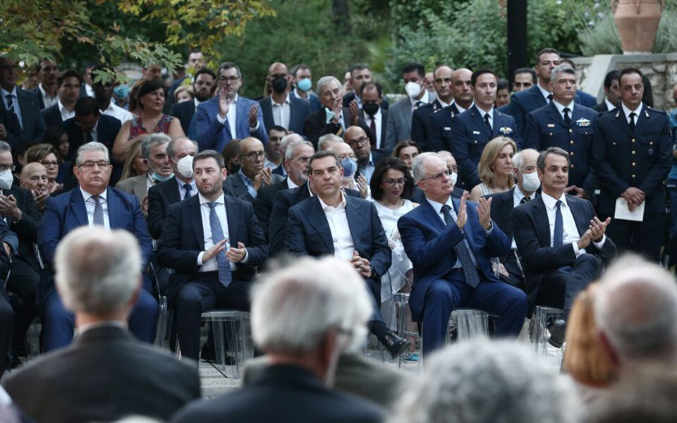 εκλογές-με-κρυφά-χαρτιά-στη-μάχη-των-30-η-562385596