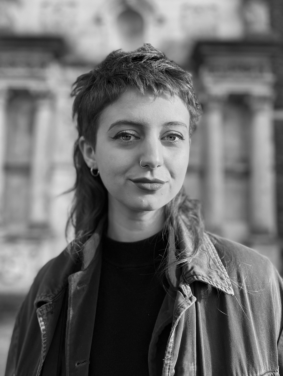 Η μοναξιά της Μήδειας στον καθρέφτη-3