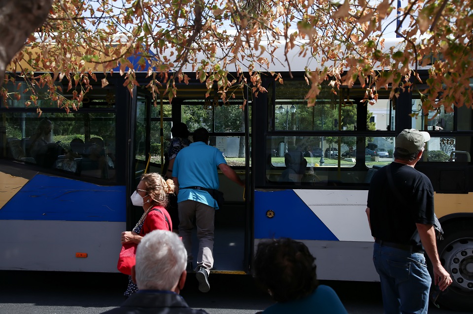 στάση-εργασίας-σε-λεωφορεία-και-τρόλε-562354189