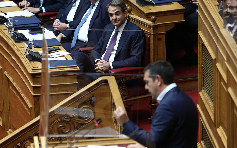 θεωρείο-το-δώρο-τσίπρα-σε-μητσοτάκη-562351438