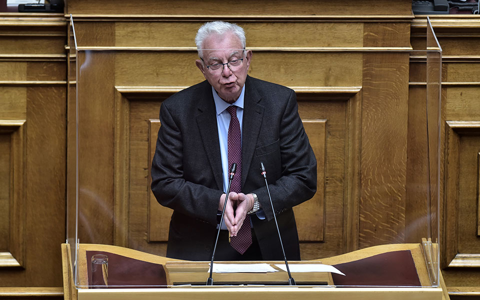 θεωρείο-ενόχληση-πικραμμένου-562358764