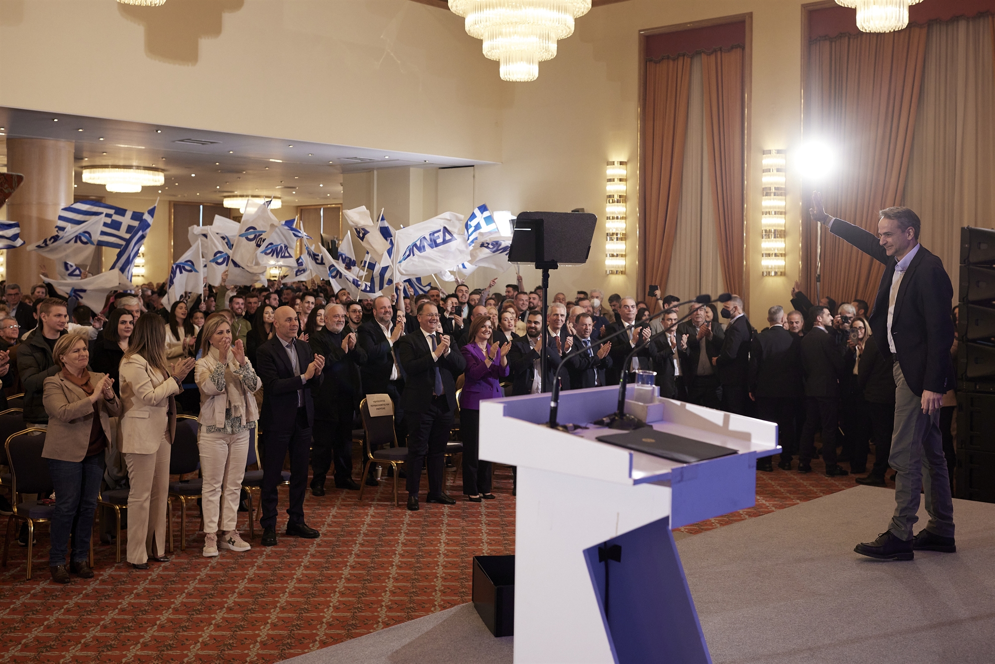 νέα-δημοκρατία-στόχος-οι-αμφίρροποι-562357783