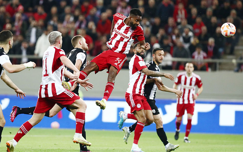 μάχη-για-τρεις-562357672