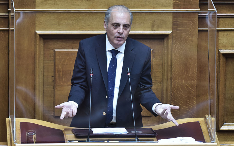 ισχυροί-κραδασμοί-στο-κόμμα-βελόπουλ-562387366