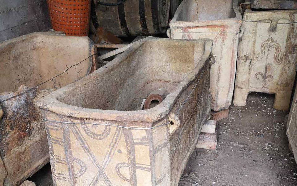 εψαχναν-όπλα-βρήκαν-αρχαία-562379851