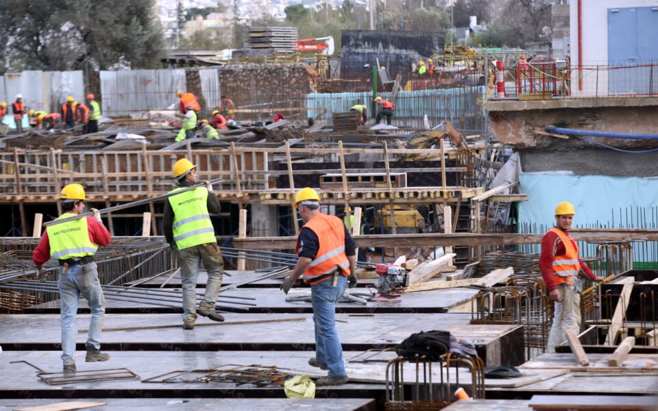 αντιπαράθεση-ν-δ-συριζα-για-τα-δημόσ-562360693