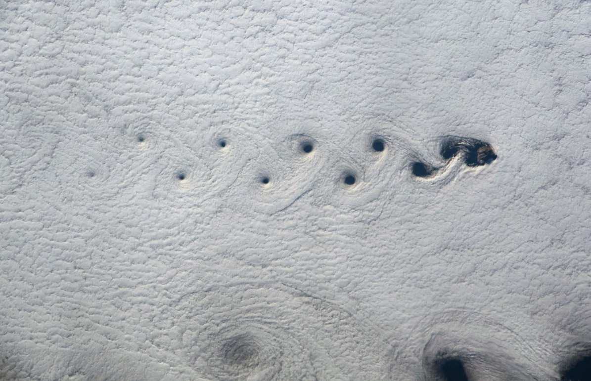 Ροζ σύννεφα, αμμόλοφοι, Νότιο Σέλας: Η Γη μέσα από τον φακό των αστροναυτών-4