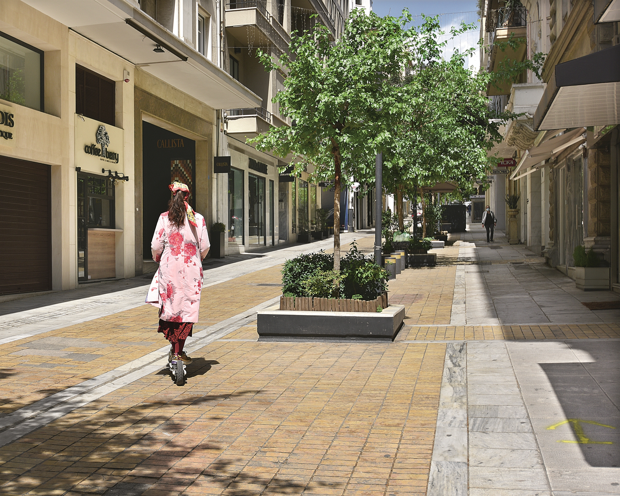 Μια Αθήνα αγνώριστη και σιωπηλή-1