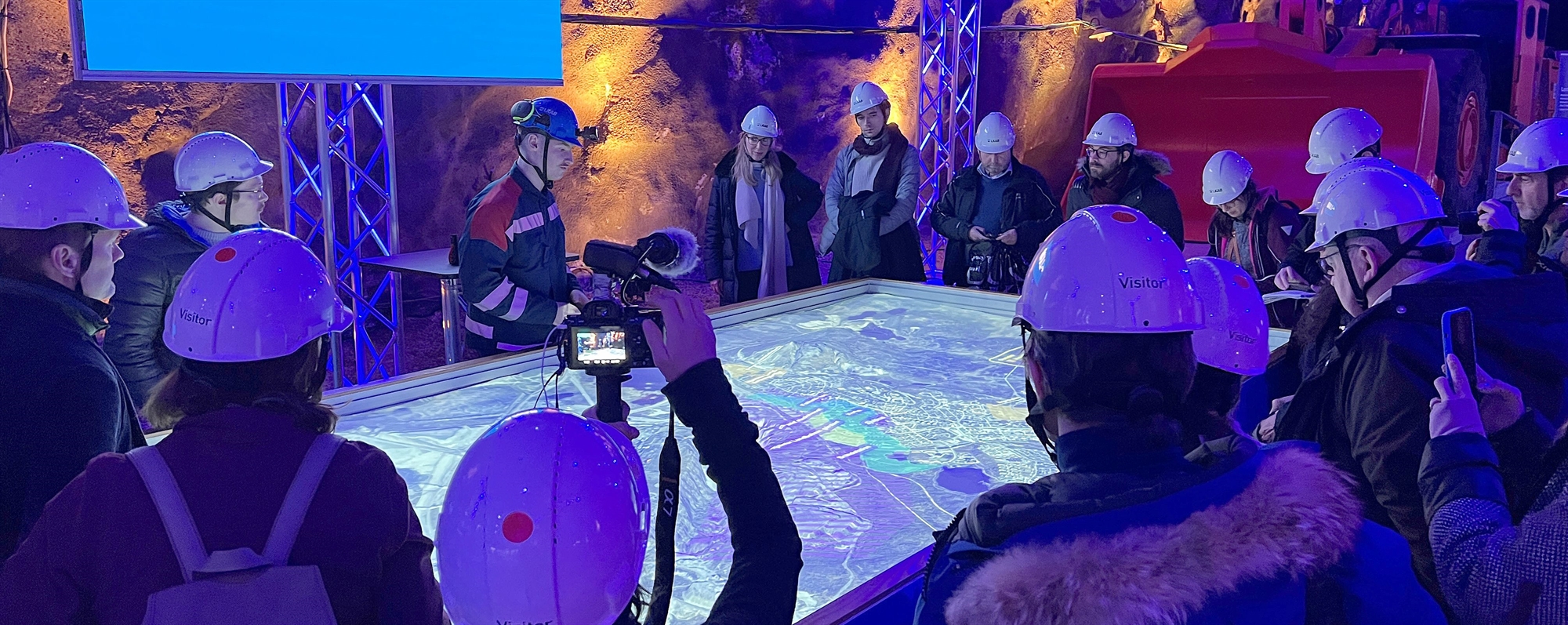 μια-πόλη-μετακομίζει-για-χάρη-των-μετα-562363447