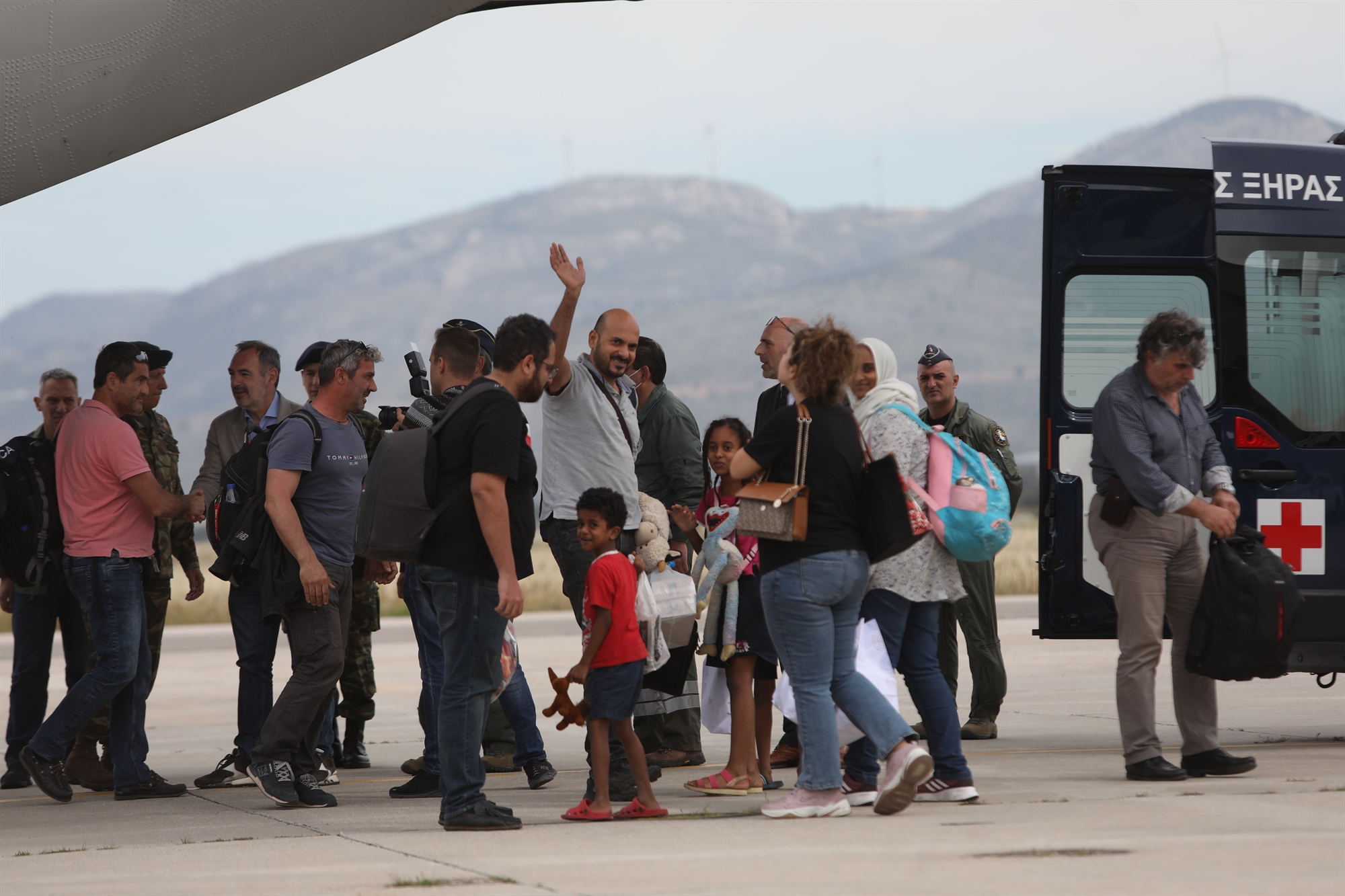 σουδάν-εφυγαν-μόνο-με-τα-ρούχα-που-φορο-562388782