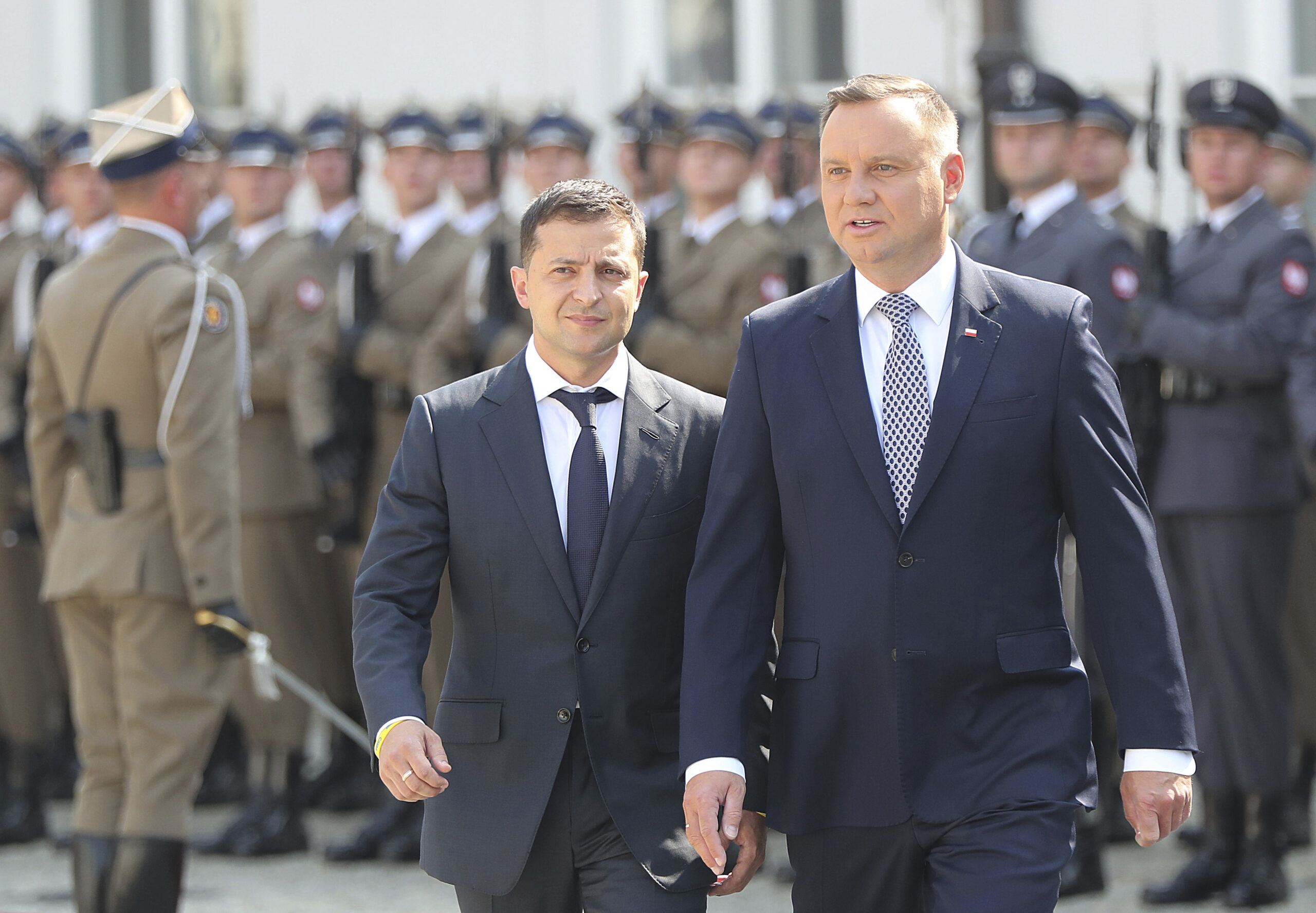 ζελένσκι-στη-βαρσοβία-ο-ουκρανός-πρόε-562356646