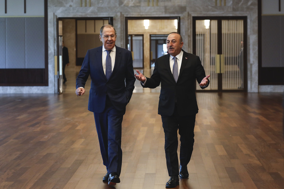 ο-λαβρόφ-στην-τουρκία-δείπνο-με-τσαβού-562359904