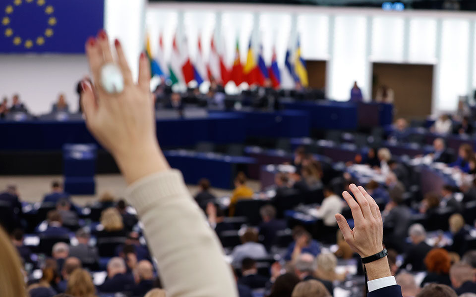 qatargate-το-ευρωκοινοβούλιο-αναθεωρεί-τους-562376047