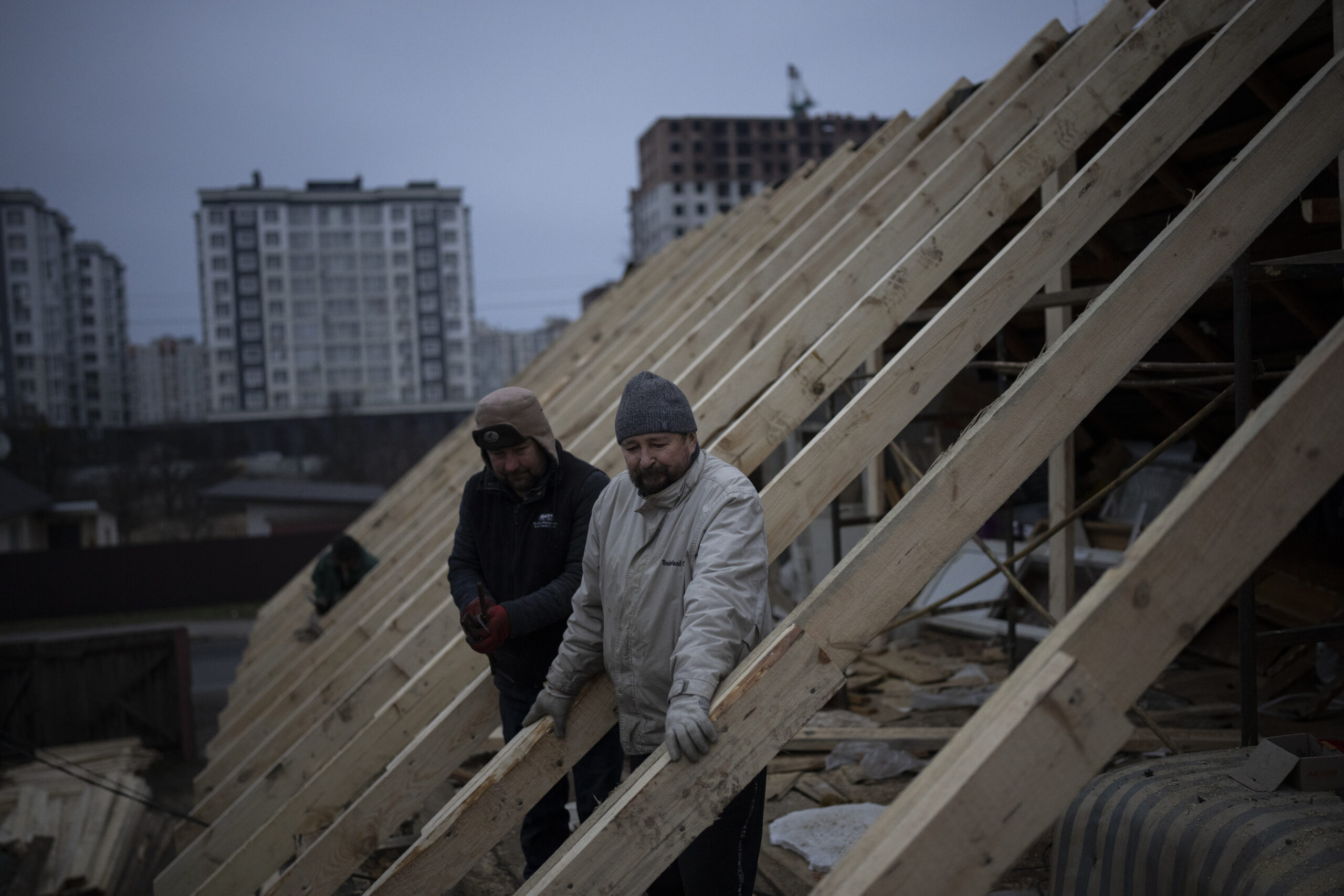 η-ουκρανία-ανοικοδομεί-τις-πόλεις-της-562351711
