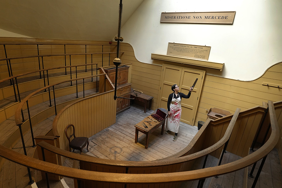 αμφιθέατρο-χειρουργείων-562368223