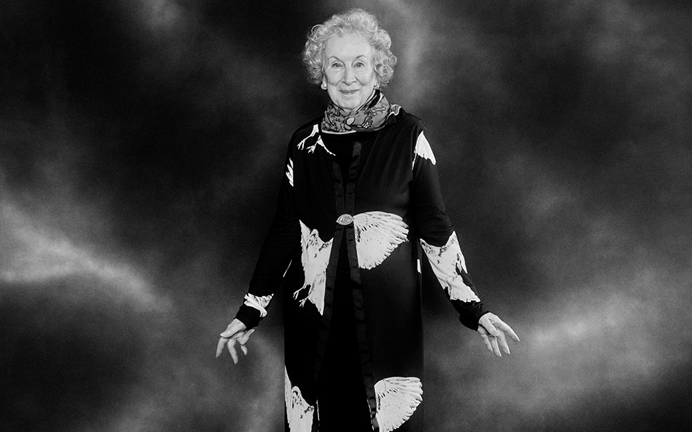 η-mάργκαρετ-άτγουντ-στο-περιοδικό-κ-562371298