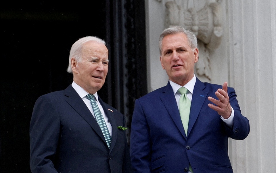 ηπα-οριο-χρέους-μπάιντεν-και-μακάρθι-φ-562379833