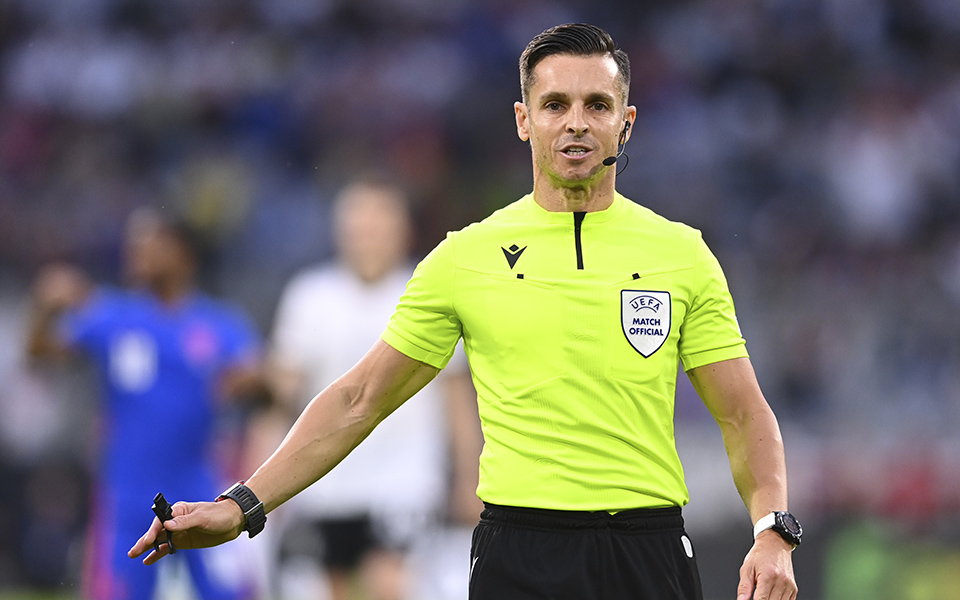 σούπερ-λιγκ-ο-ντελ-θέρο-γκράντε-σφυρί-562359967