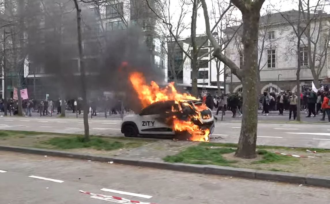 Γαλλία: Επεισόδια, συλλήψεις και τραυματίες στον 11ο γύρο κινητοποιήσεων-9