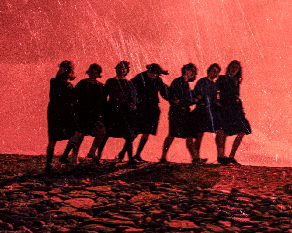 τι-γίνεται-αν-ανακατέψεις-οικογενεια-562381819