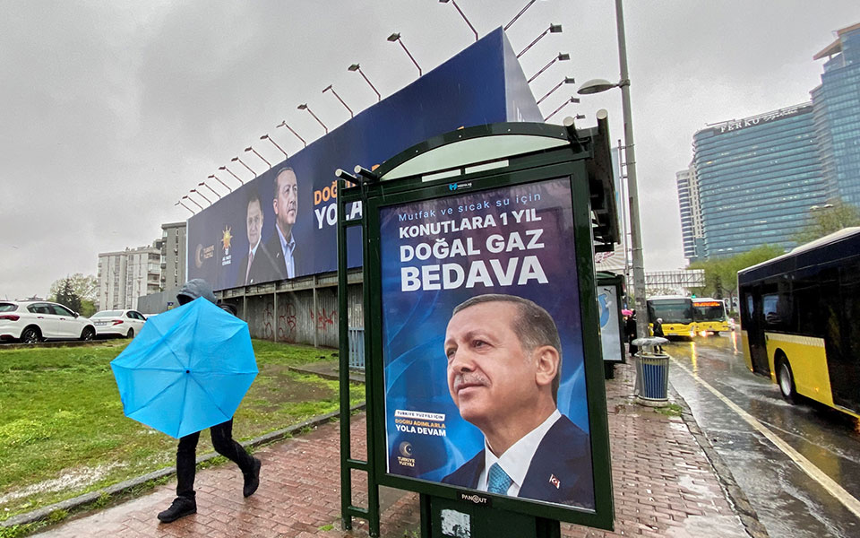 ερντογάν-ακύρωσε-για-τρίτη-ημέρα-τις-δ-562394563