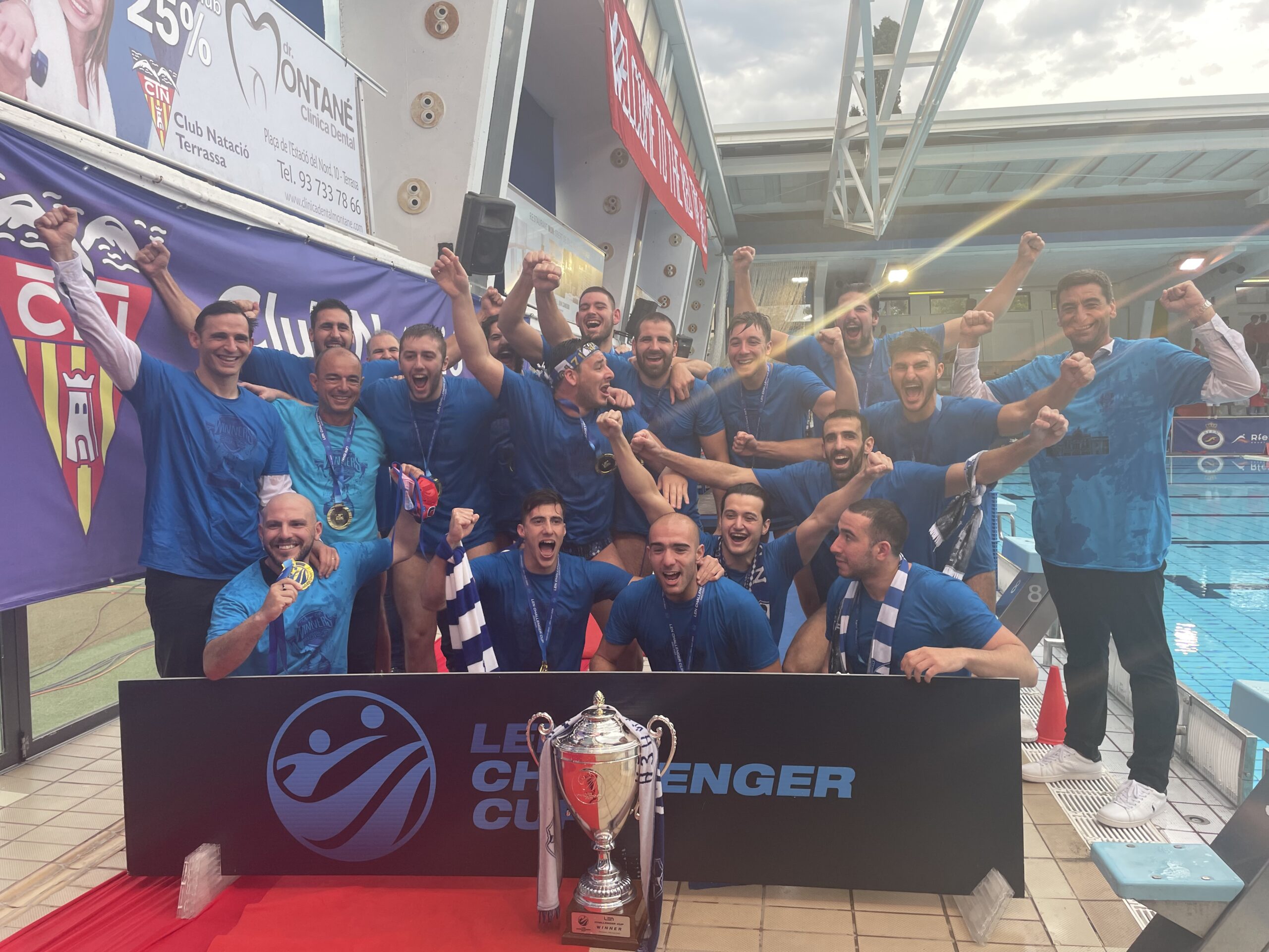 ένα-γούρι-56-ετών-μία-οικογένεια-πρωταθ-562396261