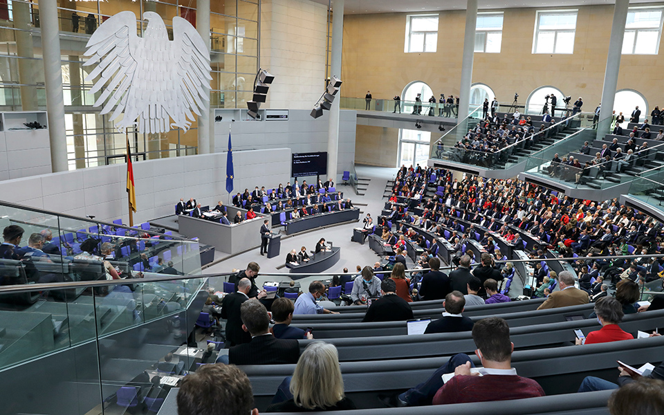 γερμανία-τριγμοί-και-διαφωνίες-στο-562365715