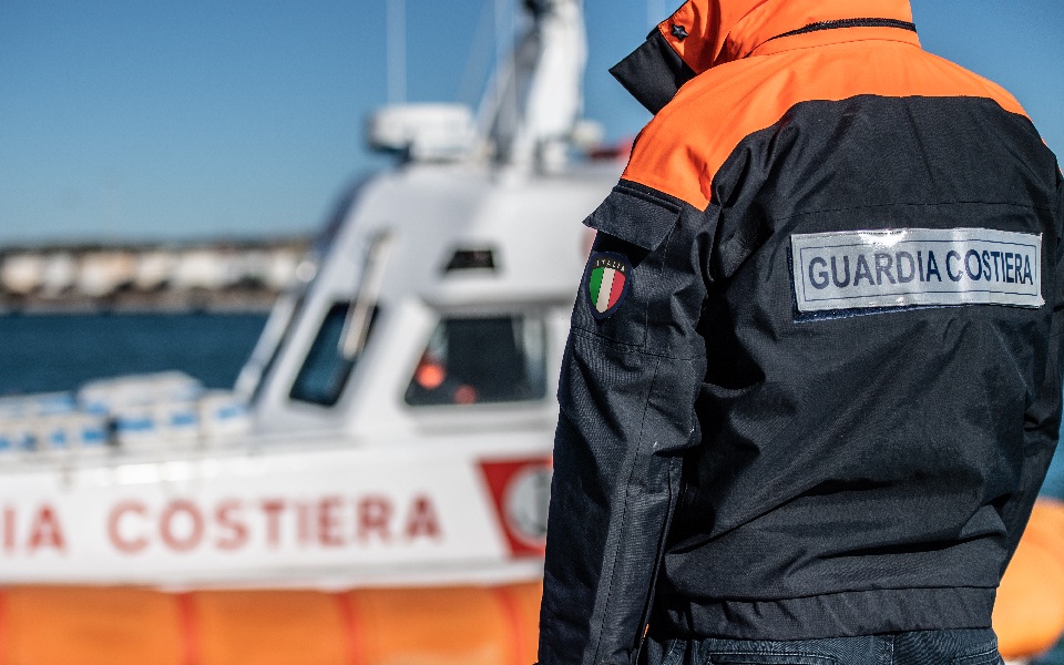 ιταλία-η-ακτοφυλακή-διέσωσε-600-μετανάσ-562375582