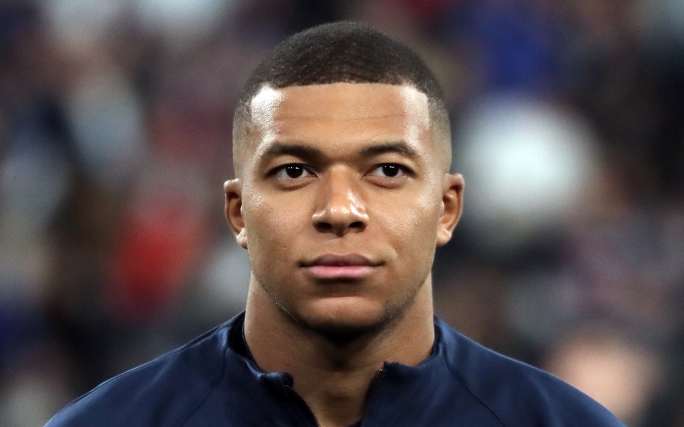 κιλιάν-εμπαπέ-ή-ερλινγκ-χάαλαντ-562384927