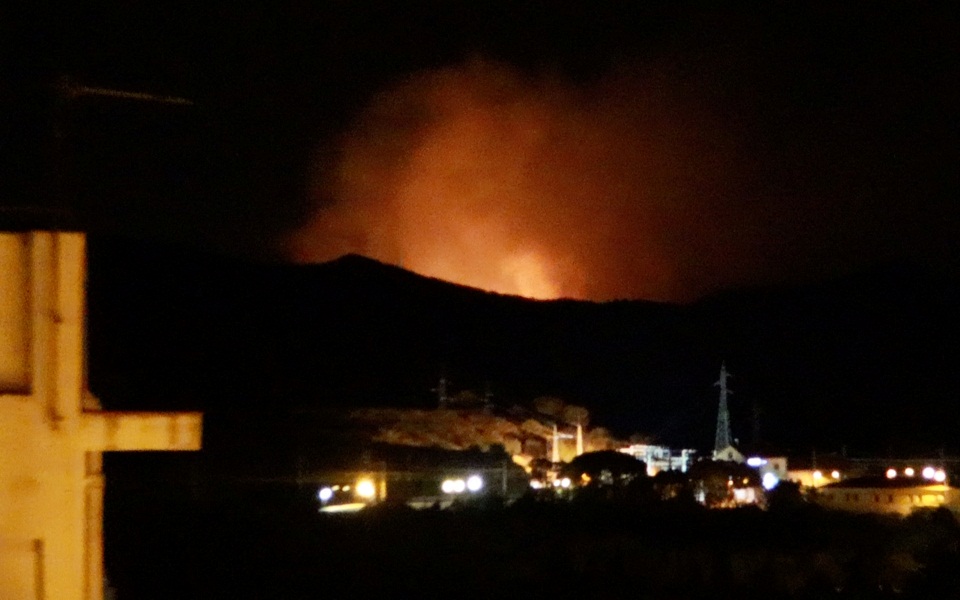 μεγάλη-πυρκαγιά-στα-πυρηναία-περνά-απ-562375618